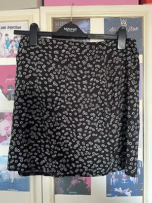 £6 • Buy Flowery Skirt
