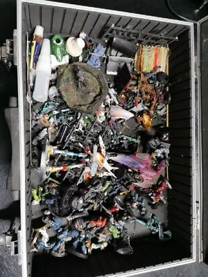Case Full Of Mainly Parts And Warhammer 40k Figures • £2.20