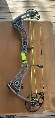 Bowtech Sr350 Compound Bow. 60-70# 25-30 DL.  New Gas Strings  • $599.99