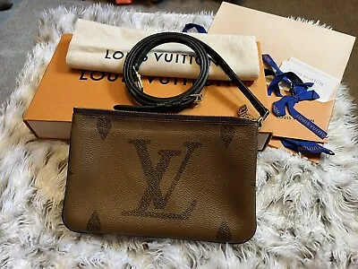 Louis Vuitton Monogram Giant Reverse Double Zip Pochette • $1349