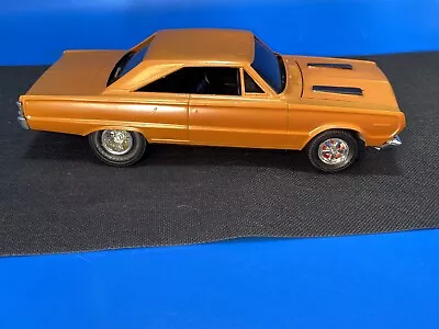 1970-71  Plymouth ROADRUNNER   1:25 Scale Model ~ BUILT • $19.99