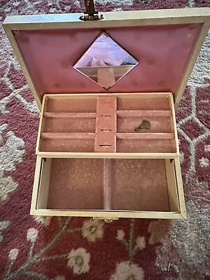 Ivory Leatherette Mele 2 Tier Mid Century Pink Inside Jewelry Box MCM With Key • $36