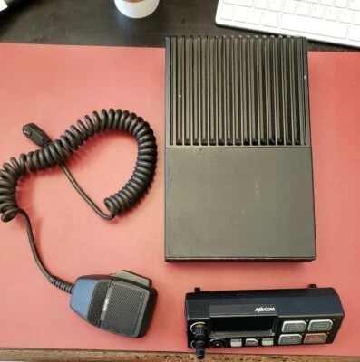 $150 • Buy COMPLETE  M/A-COM GE Ericsson Orion Low Band VHF D2BHCX / D2BHG3/ FACE/MICROPHON