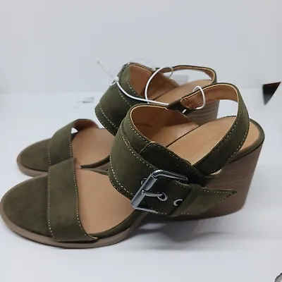 Universal Thread Size 5.5 Olive Green Matti Heel Sandals With Buckle • $17.09