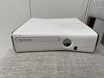 Microsoft Xbox 360 S Slim Console Model 1439 White Console + Cords 4GB US Seller • $99.95