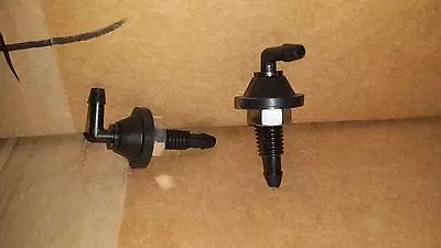 $26.95 • Buy Grady White Oem Windshield Washer Elbow Fitting 232/300/330 