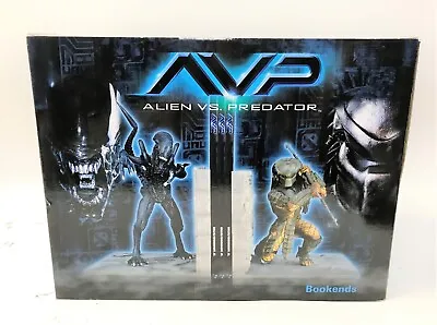 Alien Vs Predator Diamond Select Comic Book Holders Bookends 163 / 1500 OPEN BOX • $271.72