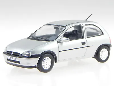 Opel Corsa B Silver Diecast Model Car In Vitrine Eaglemoss 1:43 • £48.39