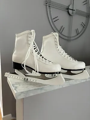 Women’s Figure Ice Skates - EUC - Size 7 - Great Price! • $49.99