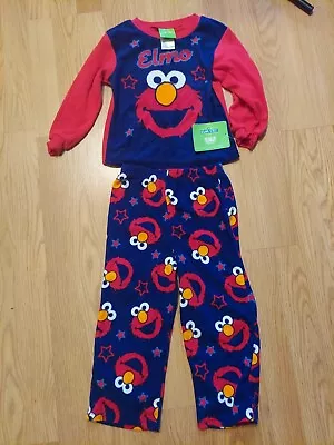 NWT SESAME STREET Flame Resistant Two-piece Elmo Pajama Set Size 4T Retail $36 • $12.85