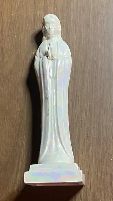 Vtg Porcelain Iridescent Blessed Mother Virgin Mary Praying Madonna Figurine 6.5 • $12.95