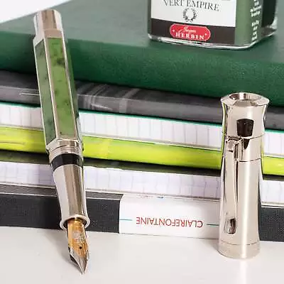 Graf Von Faber-Castell Pen Of The Year 2011 Jade Fountain Pen - Preowned • $3999.95
