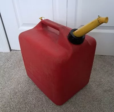 Craftsman 5¼ Gallon Red Plastic Vented Gas Can Vintage Pre Ban Like Chilton • $24.95