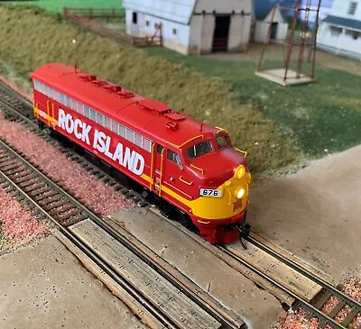 HO Walthers Proto F7A Rock Island # 676 Factory Sound  And DCC 920-40695.  IOB • $196