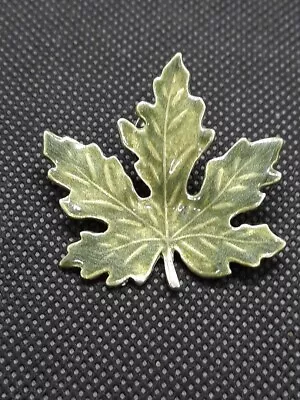 Vtg KC Maple Leaf Lapel Pin Brooch Gold Tone Beautiful Details & Venation • $10