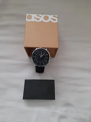 ASOS DESIGN Classic Watch With Black Face Silver Dial And Black Leather Strap • £19.99