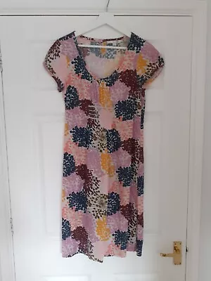 £4 • Buy Boden Summer Dress Size 10L. Capped Sleeves. 100% Cotton. Pretty Front Detailing