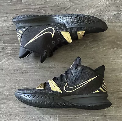 Nike Kyrie 7 ID Mens Basketball Shoes Triple Black Gold DA7567-991 Size 9.5 • $159