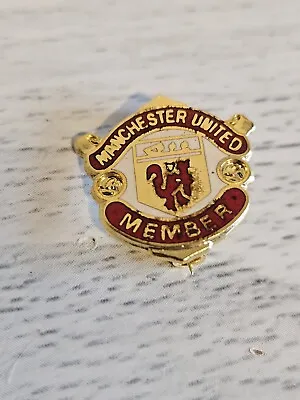 MANCHESTER UNITED F C - MEMBERS COLLECTABLE Enamel FOOTBALL Pin  BADGE • $31.11