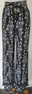 $29.99 • Buy Tigerlily Grey Black White Floral Long Wide Legged Pants - Size 6