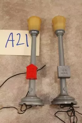 A21b 2 Vintage Marx Untested Plastic O Scale Street Lights As Is • $14.99