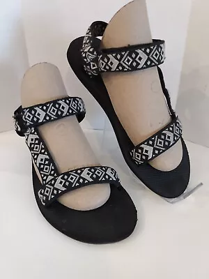 Mossimo Supply Co Women's  Black And White Tribal Hook And Loop Sandals Size 10M • $7.98