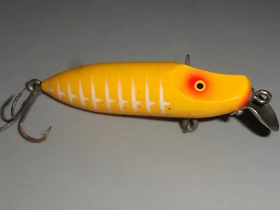 VINTAGE FISHING LURE PLASTIC MILLSITE SINKING MODEL YELLOW WHITE RIBS C. 1950's • $6.99