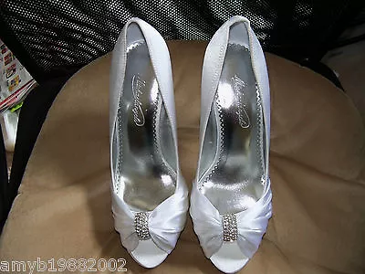 Michaelangelo Diana White W/Rhinestones Shoes Size 9.5 M Women's EUC • $37.50
