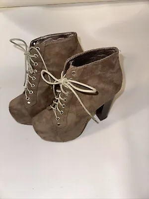 Like Jeffery Campbell Lisa’s- 7 “Kelly” Shi By Journeys • $13