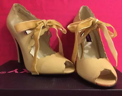 Mojo Moxy Barbie Nude Dress Heel Shoe Womens Size 7 M • $39.99