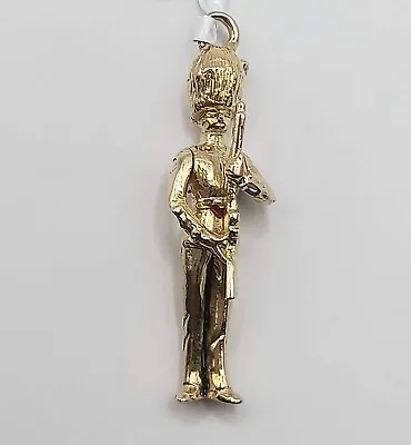 £155 • Buy 9ct Yellow Gold Soldier Pendant