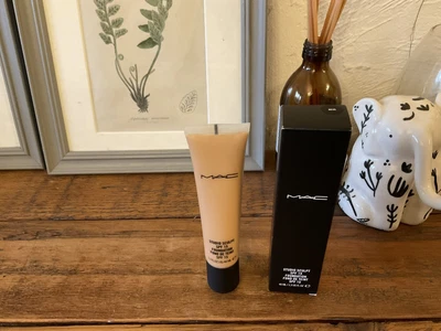 £20.50 • Buy MAC Foundation Studio Sculpt NC35 SPF15 Brand New And Boxed! RRP £34