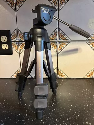 QUANTARAY TITAN QT II-50 Up To 17” Camera Tabletop Tripod In Excellent Condition • $15