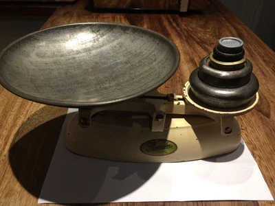 £2.99 • Buy Vintage Kitchen Scales By Lincoln With Weights.
