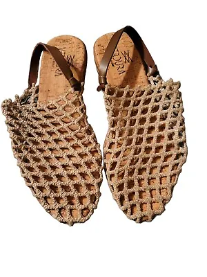 Verdura Sandals 9 • $50