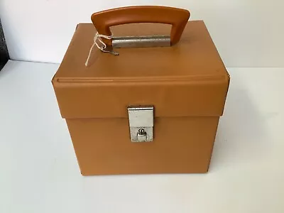 VINTAGE VINYL STORAGE CARRY CASE - 7  Singles 45's RPM Records - Tan - WITH KEY • £8.75