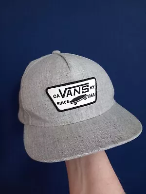 Vans Full Patch Snapback Cap Grey Heather • £17