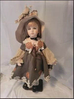 Mundia Reve De Porcelaine Christine Et Cecile Collectible Doll Rare Allison • $79.99