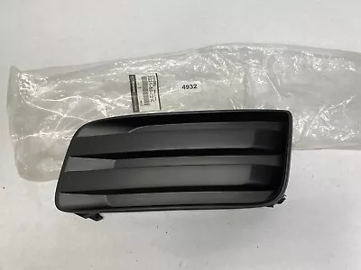 2007-2009 Mazda CX-7 Left Driver Side Front Bumper Fog Light Cover OEM EG2150C21 • $14.99