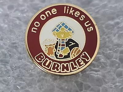 BURNLEY - Superb Vintage ANDY CAPP Style Enamel Football Pin Turf Moor Kompany  • $10.98