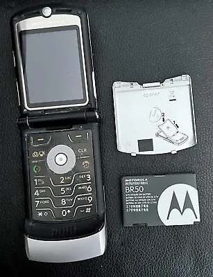 Motorola RAZR V3m - Silver Verizon Cellular Flip Phone • $34.99