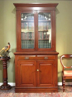 $1200 • Buy ANTIQUE AUSTRALIAN SOLID CEDAR 2 HEIGHT 4 DOOR BOOKCASE DISPLAY CABINET   C1900s