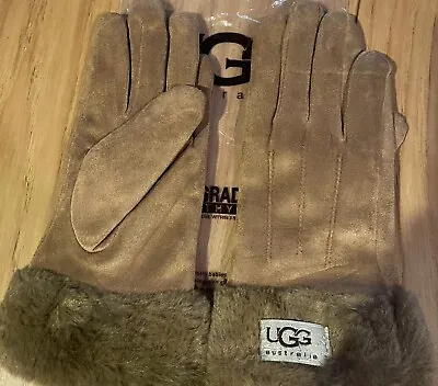 UGG Ladies Gloves. Fleece Lined • $16.95