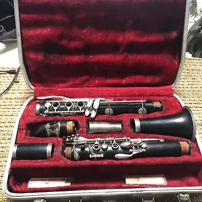 Bundy Clarinet H &A Selmer Inc.  Vintage • $50