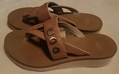 UGG Luna Logo Charm Women's Size 8 Tan Brown Wedge Flip Flop Sandals 1097289 • $24.99