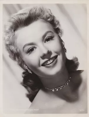 1955 Press Photo Actress And Dancer Vera-Ellen Poses For MGM Studio Photographer • $18.88