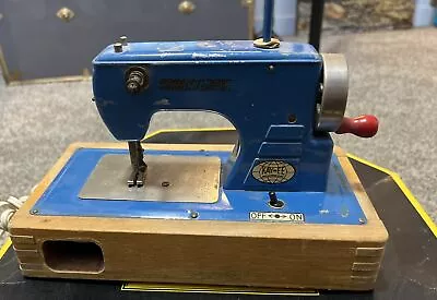 KAY AN EE Sew Master Mini Sewing Machine Berlin Germany Blue Vintage Electric. • $20