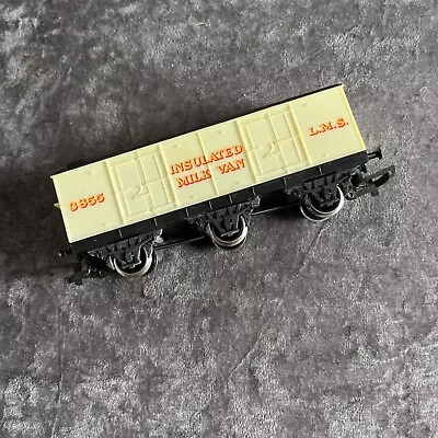 Hornby OO Gauge R670-010 Wheel Insulated Milk Van 3855 Model Railway • £3