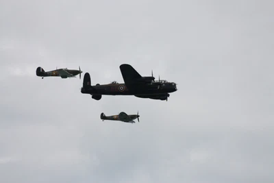 £22.99 • Buy Hurricane Lancaster Spitfire In Flight Canvas Pictures 16 X20  War Planes Prints