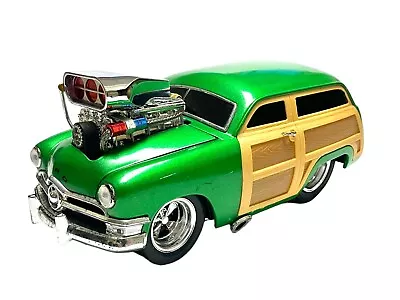 Vintage 2001 Funline  1950 Green Ford Woody Muscle Machine Die-cast Car 1/18 • $31.99